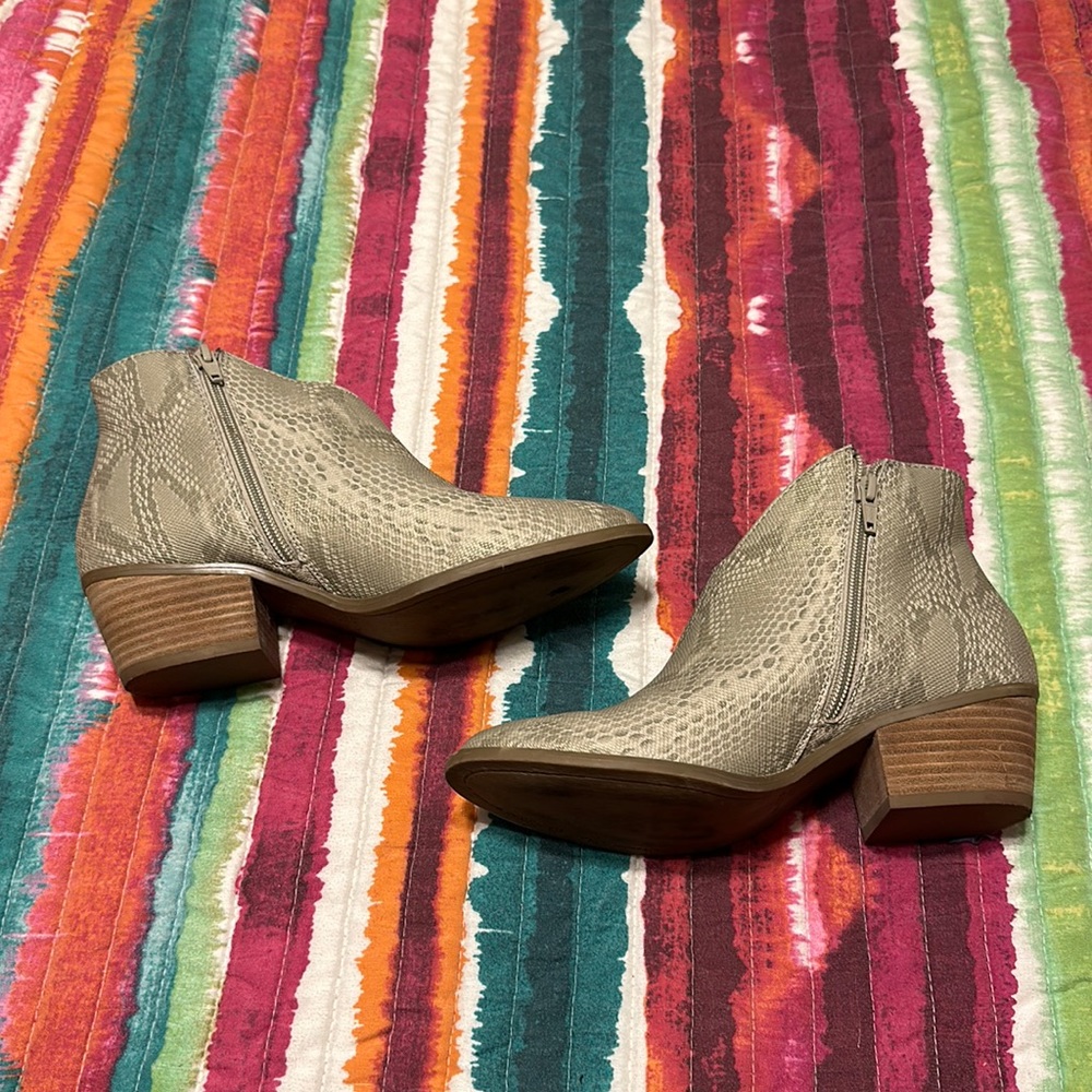 American Eagle Short Heeled Boots